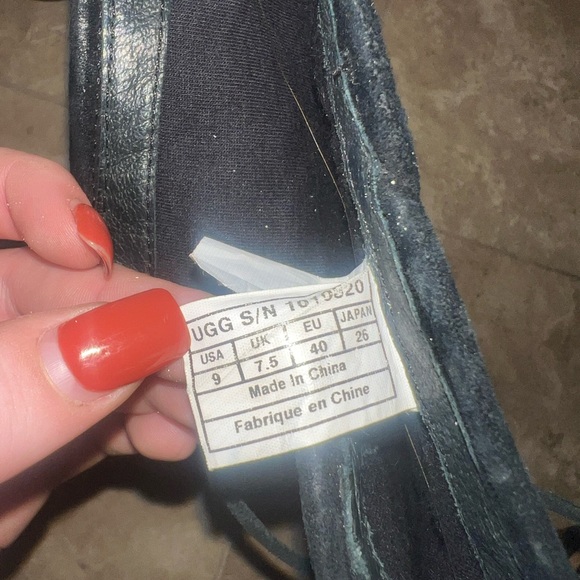 UGG Tasman Black Boots - Picture 4 of 4